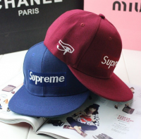 Boné Snapback Supreme